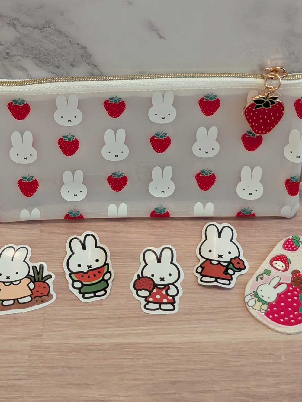 miffy Strawberry Theme Pouch & Bag Clip